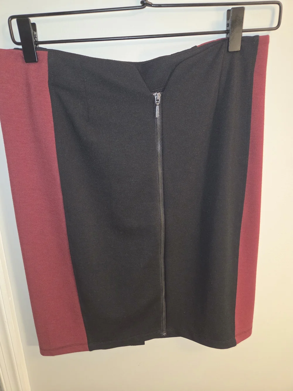 Women's Black and Burgundy Colorblock Pencil Skirt with Center Zip